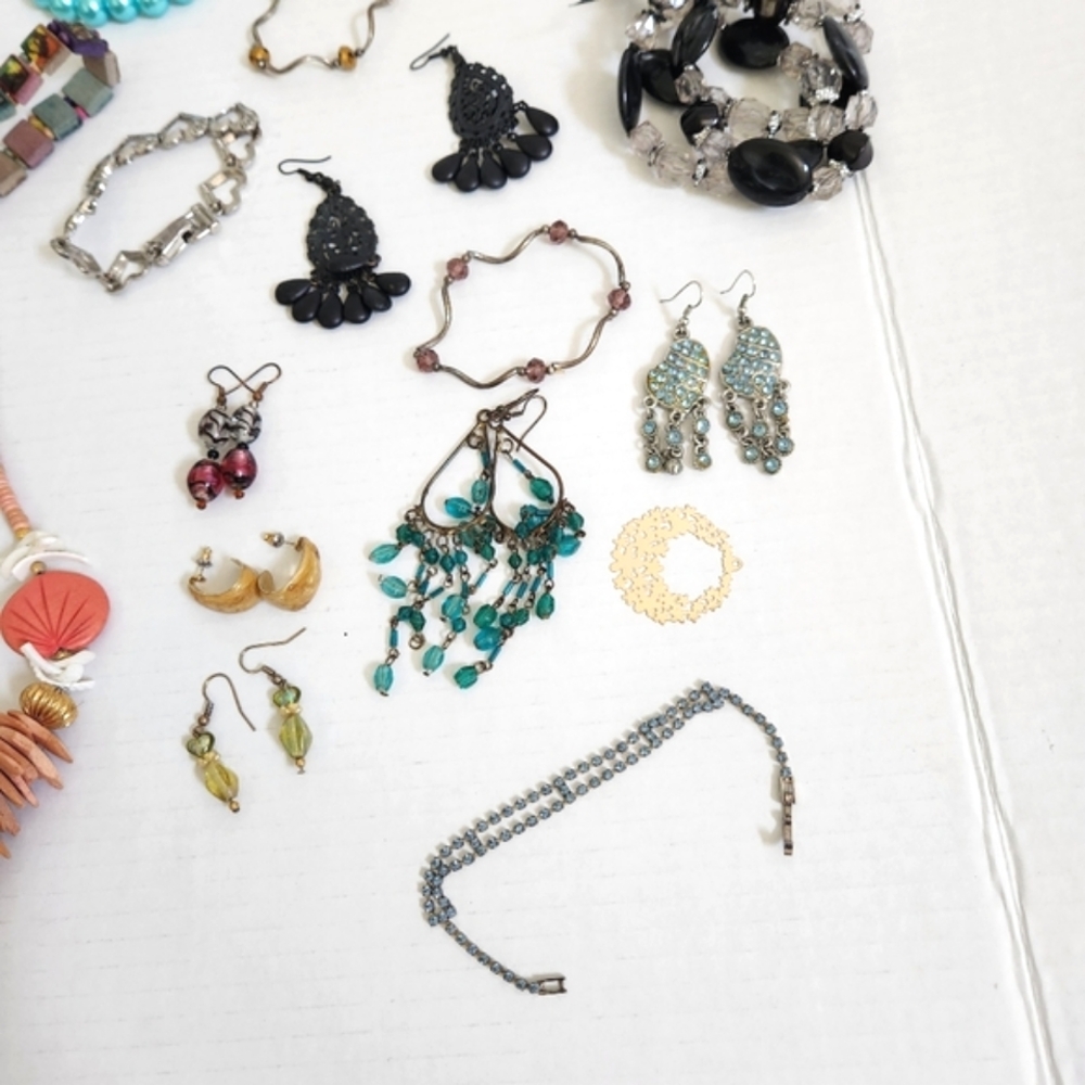 Assorted Women's Jewelry Jar Collection - Picture 9 of 13
